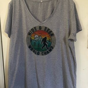 XL Gray Hide & Seek Graphic T-Shirt